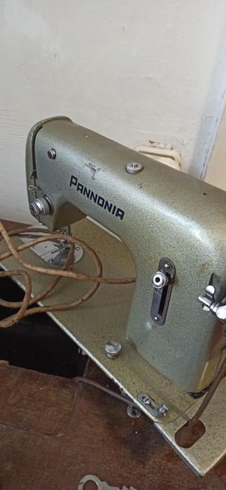 Швейна машинка Pannonia