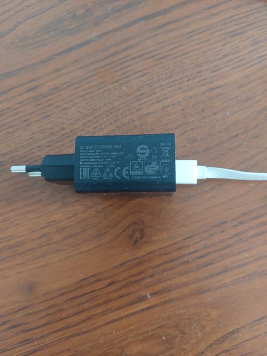 Планшет Lenovo Tab 4 10.1" 16GB Android WiFi + LTE