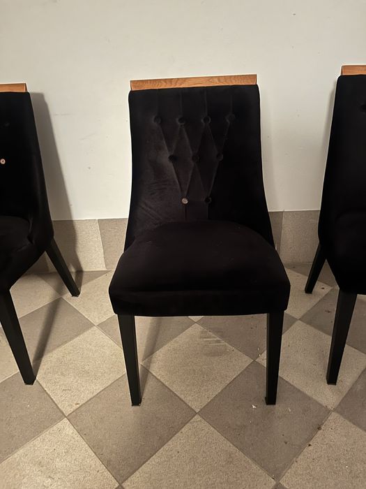 Krzesła welurowe (4)