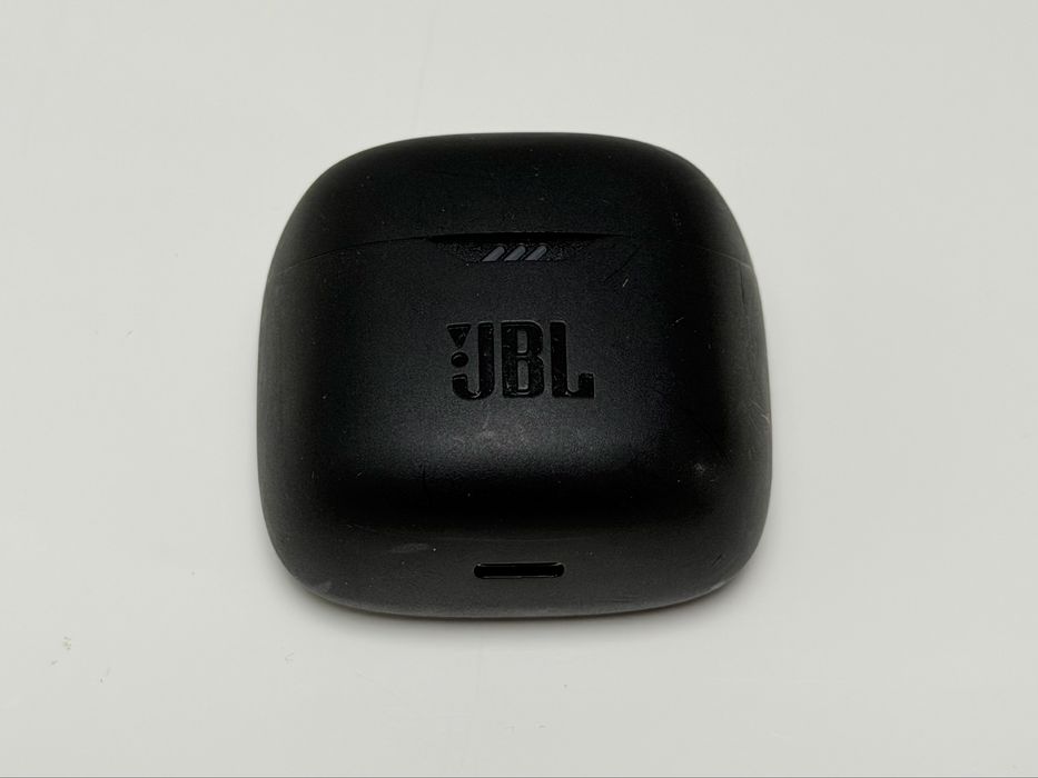 Oryginalne etui ładuajce słuchawki JBL Tune Flex black