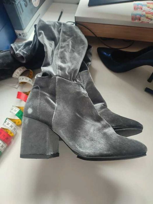 3 pares de botas novas