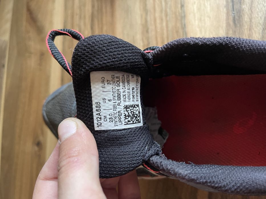 Красовки асікс asics gel-windhawk 3