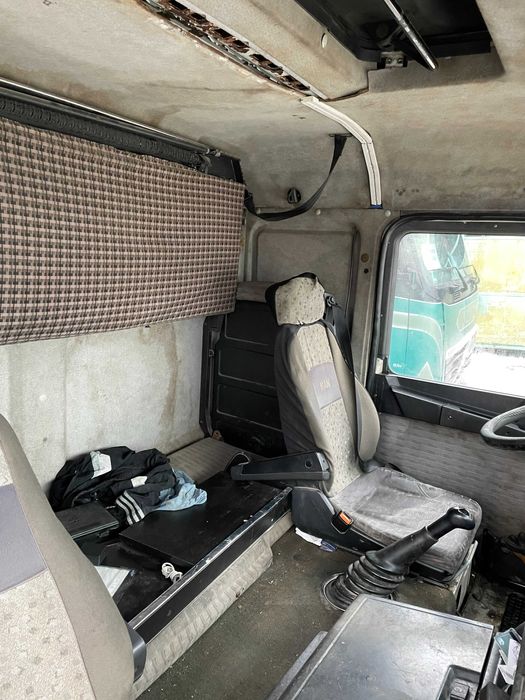 Продаж MAN F2000 вантажний спеціалізований сідловий тягач-Е