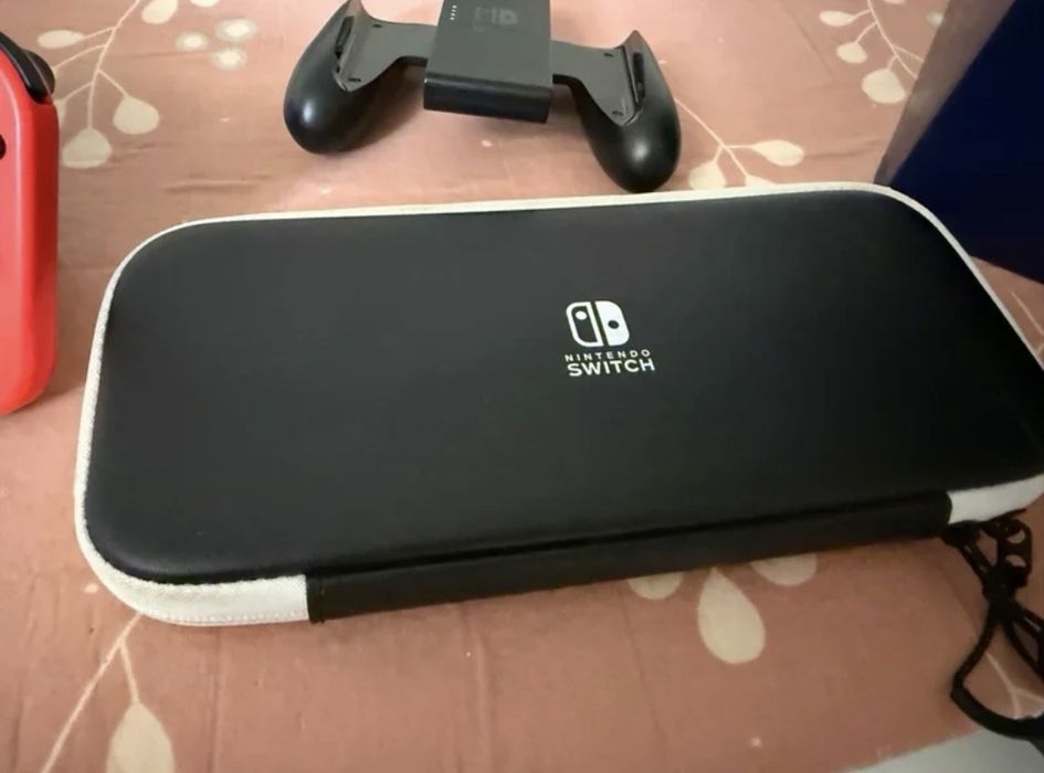 Nintendo Switch Oled + 3 Jogos + Comando extra