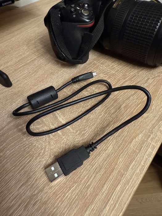 Продам Nikon D5200 kit 18-140