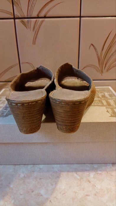 Klapki Jana r.36 super lekkie