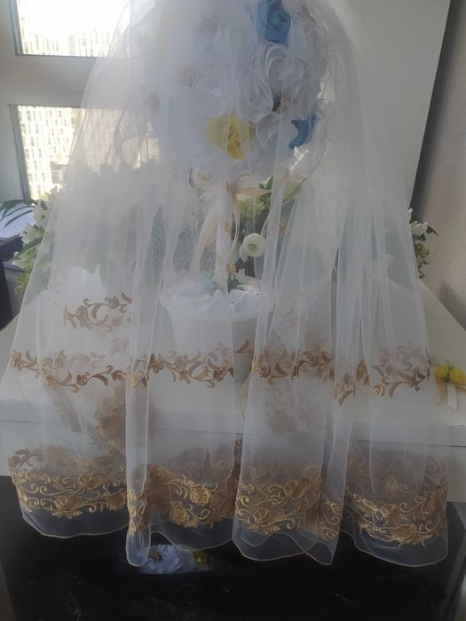 фата  фатинова біла с золотим , розшита золотом фата  Бело золотая