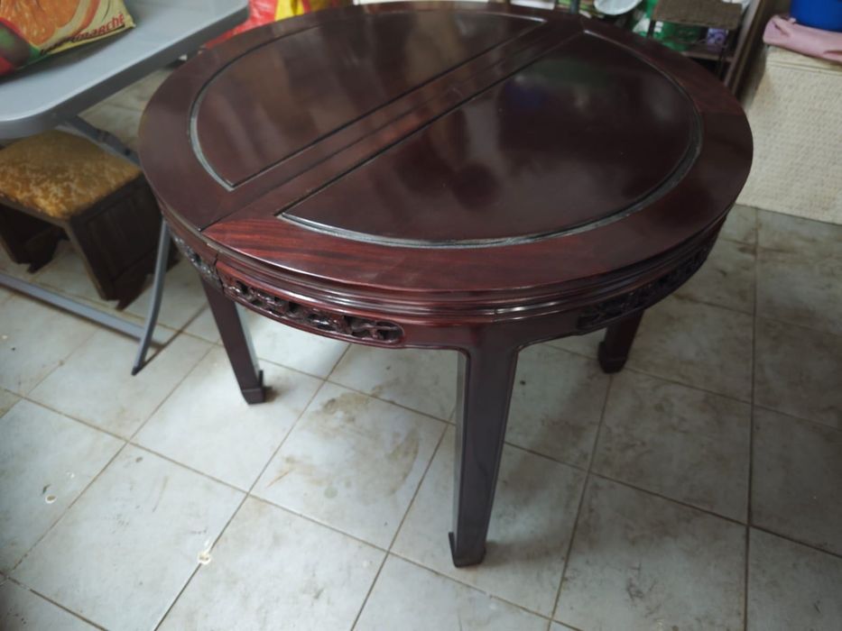 Mesa de Jantar Extensível e 6 Cadeiras em Pau-Rosa