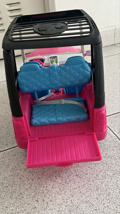 jip da barbie descapotável