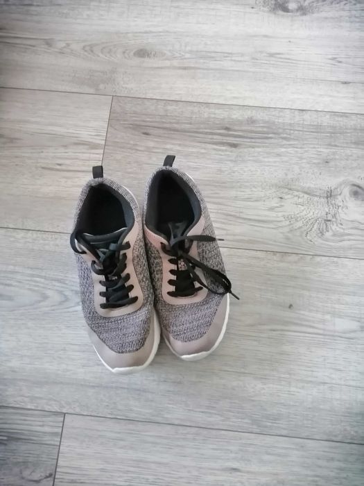 Buty sportowe 39