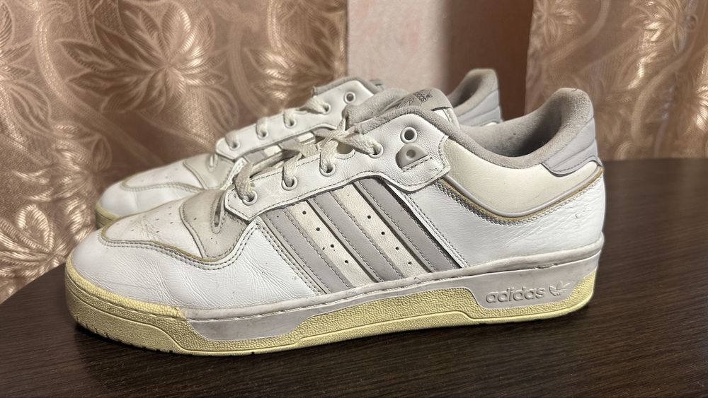 Кроссовки Adidas Rivalry Low 86 Shoes White GZ2556 оригинал