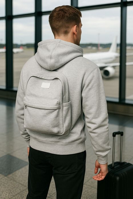 Bluza z wbudowaną kieszenią typu plecak