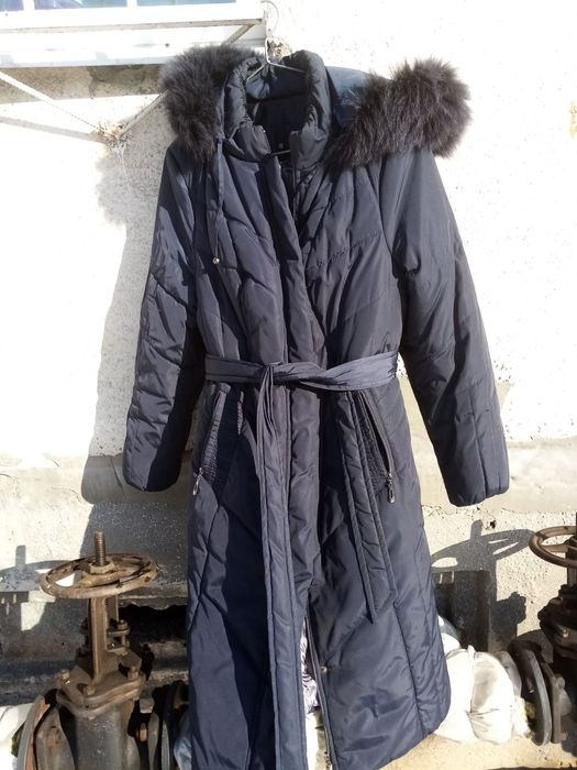 Продам длиній пуховик,в гарному  стані.