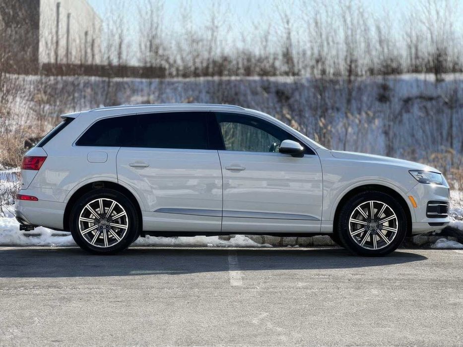 Audi Q7 45 TFSI quattro Premium Plus      2019