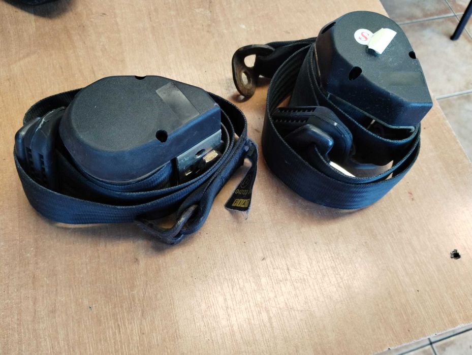 pas  bezpieczeństwa prawy lewy Fiat 126p Maluch