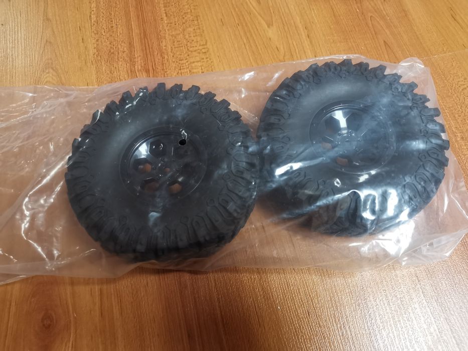 Pneus rodas carros RC RGT Traxxas Axial Crawlers jipes 1:10 etc