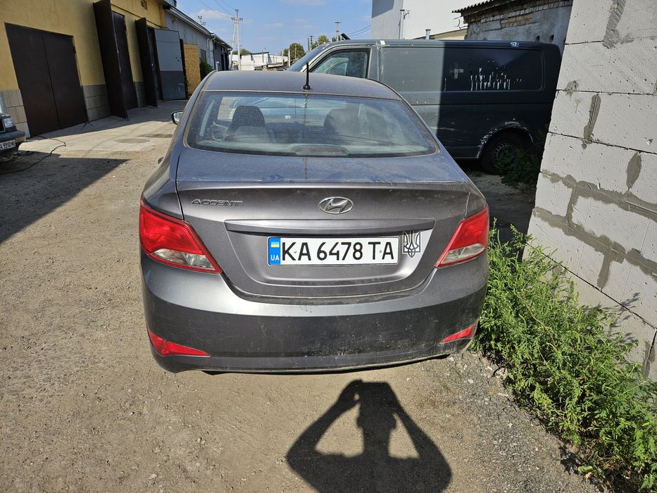 Двері HYUNDAI accent
