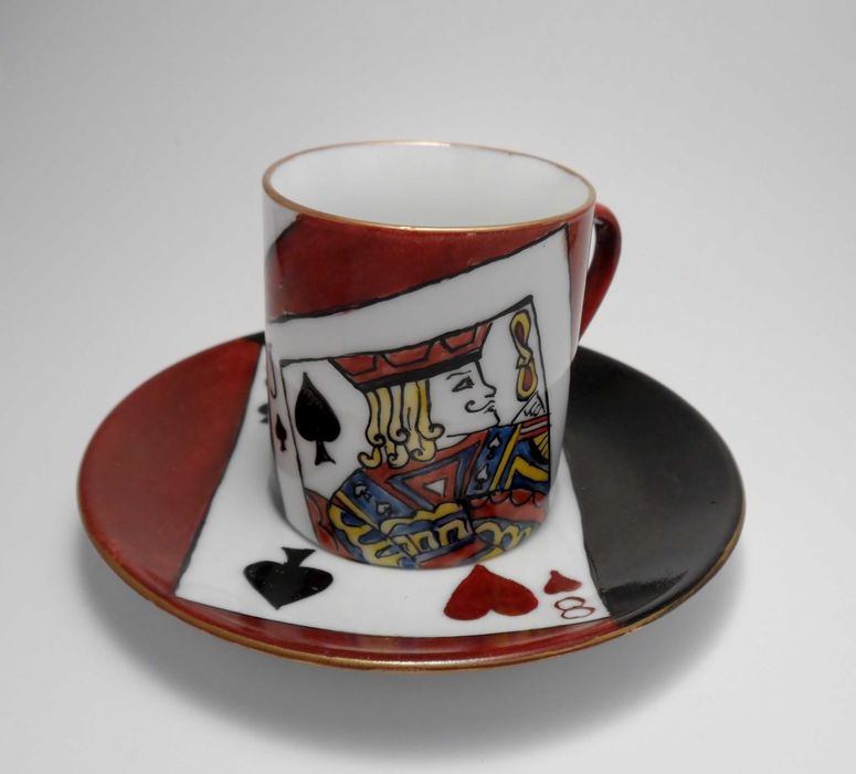 Chávenas de café pintadas a mão