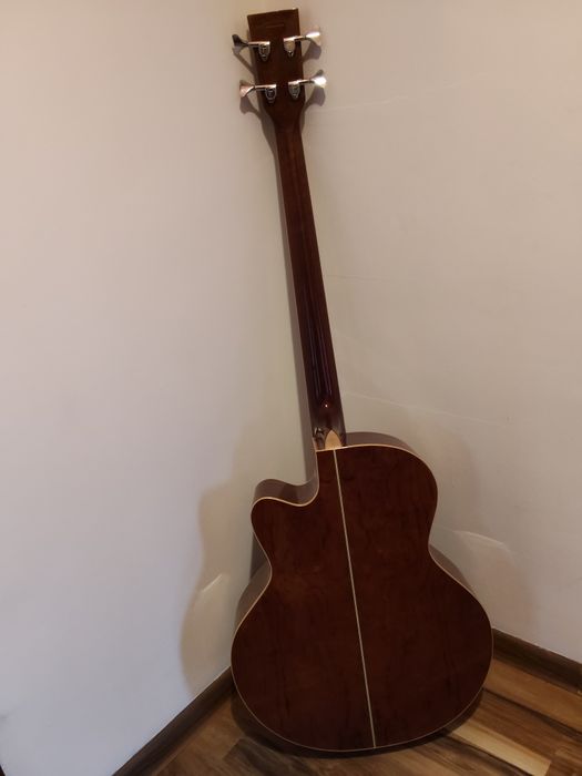 Gitara basowa elektroakustyczna. Tangelwood
