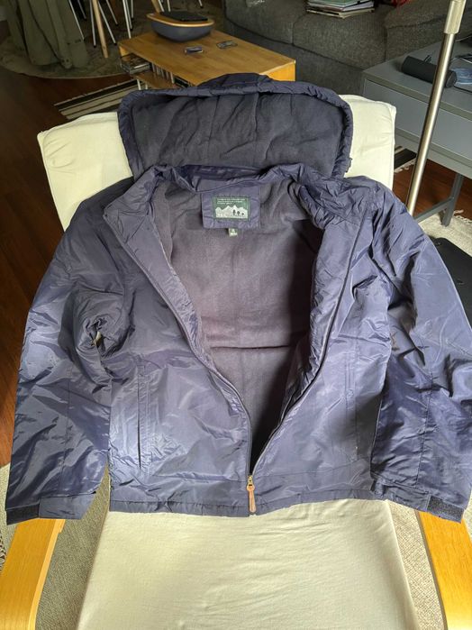 Casaco impermeavel com capuz e forro termico - NOVO