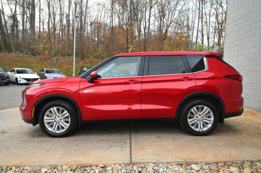 Mitsubishi Outlander PHEV SEL      2023