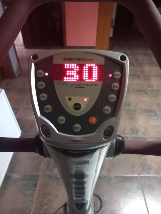 Vibrating Platform423647401645199361