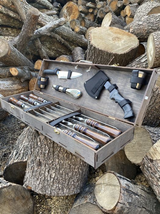 Подарунковий набір шампурів  ГУЦУЛ шампура + сокира в кейсі