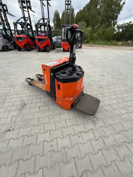 Wózek Paletowy Toyota 7PML20 z podestem 2000kg