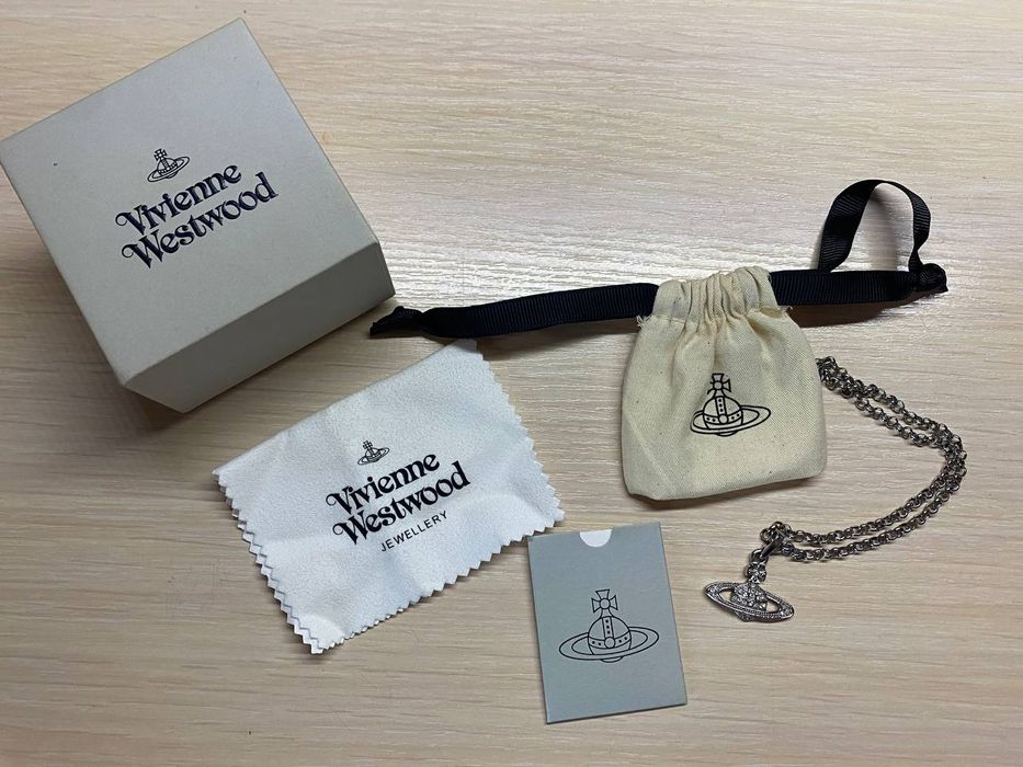 Підвіска Vivienne Westwood