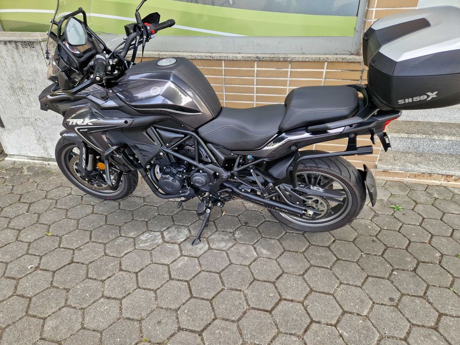 Mota TRK 502 ano 2024 com 8300kms cor cinza