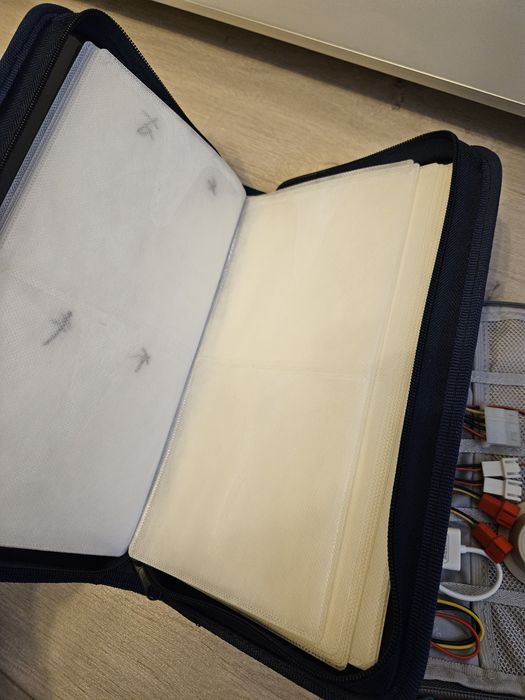 Zestaw kabli do komputera + etui na płyty CD/DVD i na kable molex