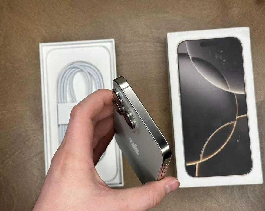 iPhone 16 Pro Max, 256 ГБ, SIM + eSIM