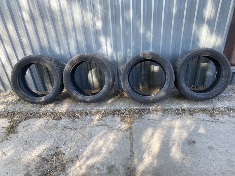 Продам резіну 255/45/19 2015года Michelin