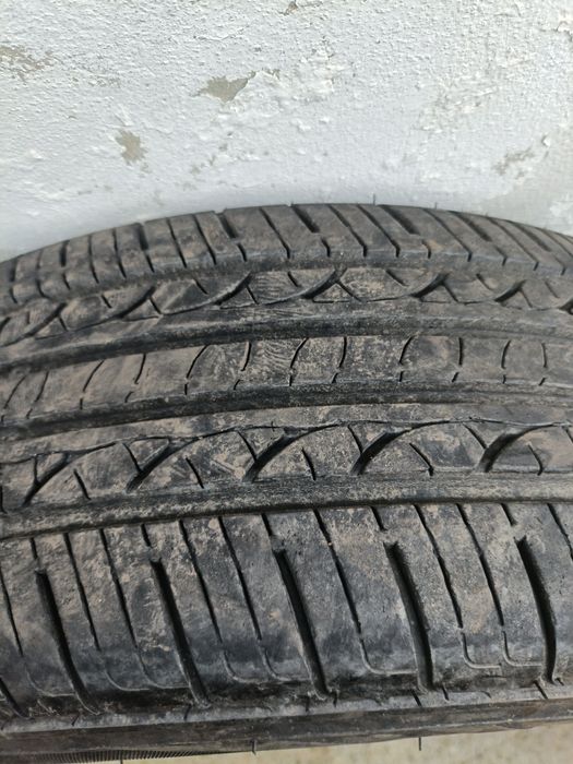 Pneus 185/70 R14