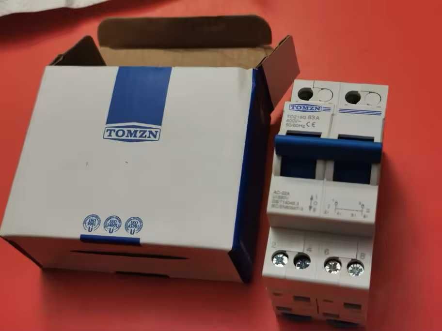Перекидной рубильник 63А переключ резервн питания трёхпозиционн Tomzn