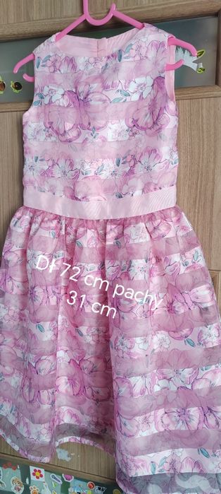 122 Sukienka różowa z kwiatkiem