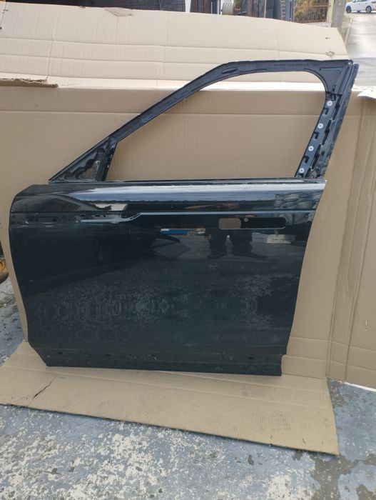 Porta frente esquerda range Rover velar l560