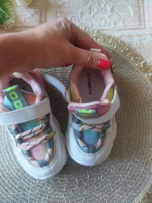 Кроссовки для девочки