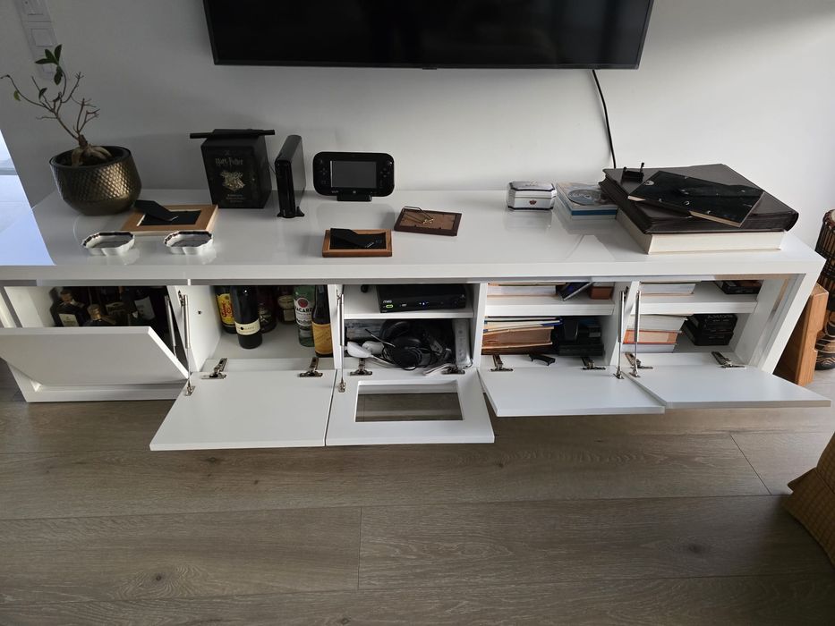 Móvel TV lacado a branco