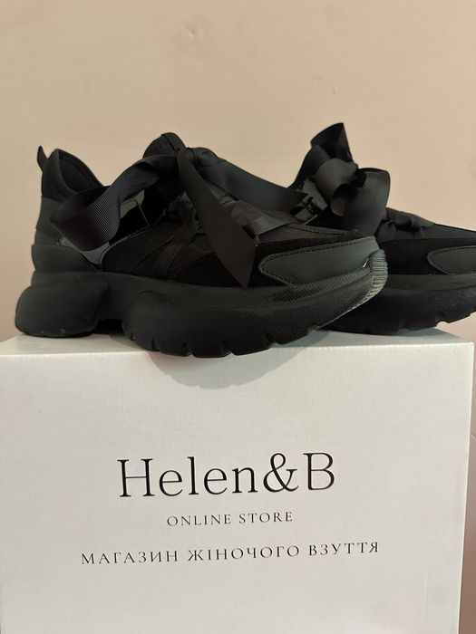 Кросівки чорні helen&b