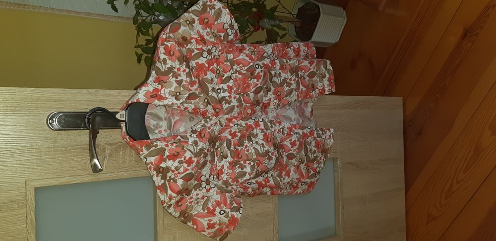 Bluzka damska krótki rękaw w kwiaty Mion Rozm. 38