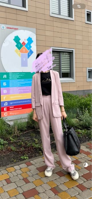 Костюм з прямими  брюками