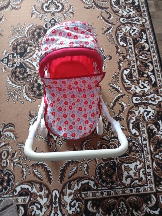 Коляска для кукол