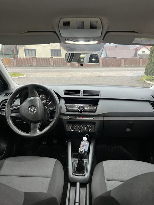 Шкода фабія 2015 рік