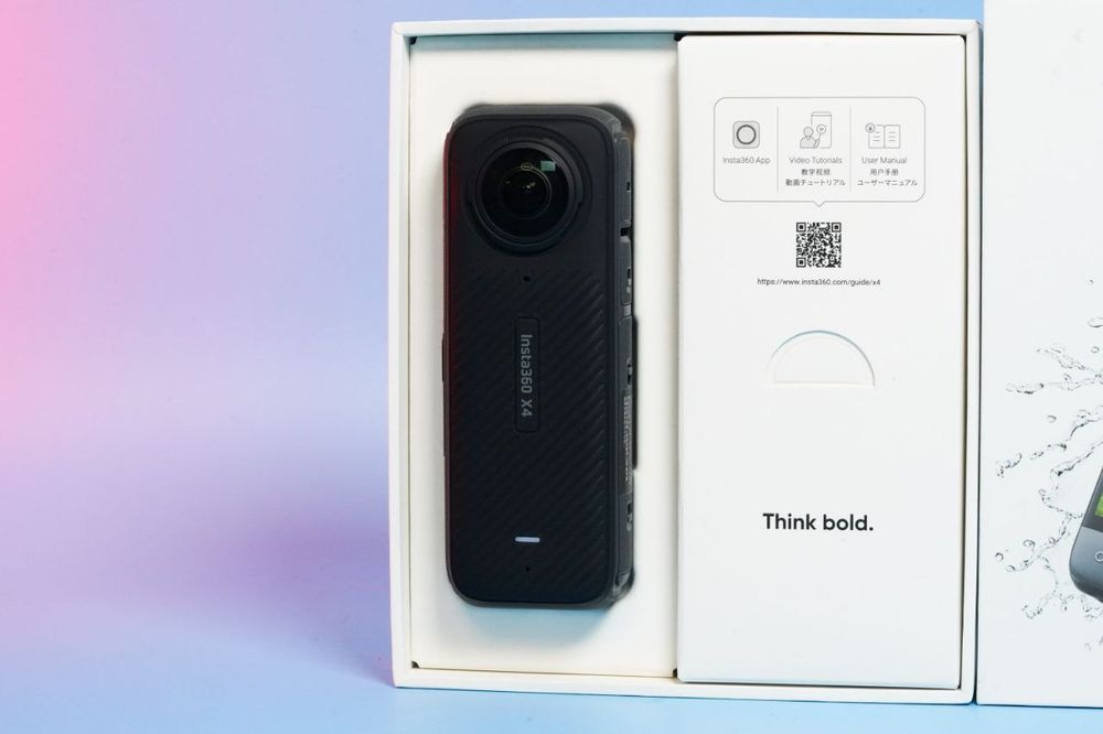 Екшн-камера Insta360 X4 8K увага на опис товару