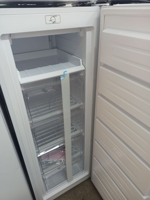 OUTLET Wspólna 6 Janki Zamrażarka szufladowa 144cm