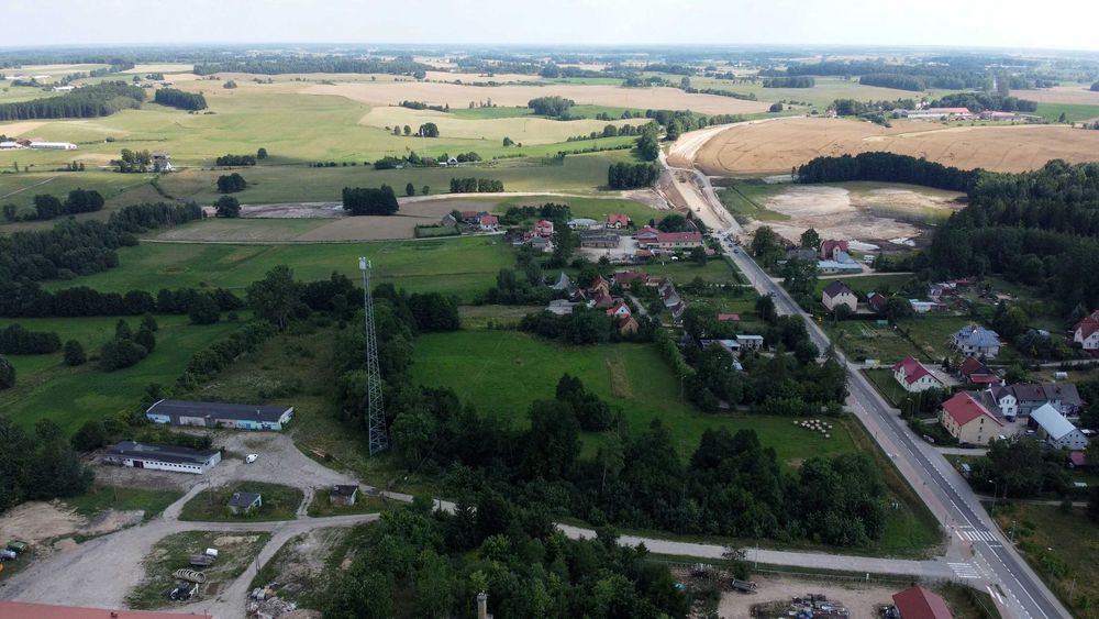 Działka przemysłowa z halą