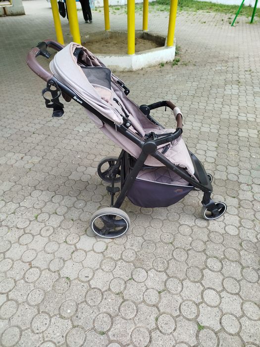 Каляска прогулянкова Carello Bravo.