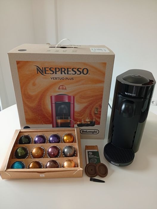 Máquina de café Nespresso Vertuo Plus