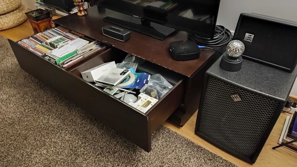 BAIXA DE PREÇO - 3 móveis de sala - Aparador, móvel de tv e mesa de apoio